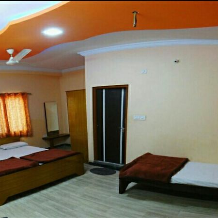 Ganga Palace Hotel Ujjain Exterior photo