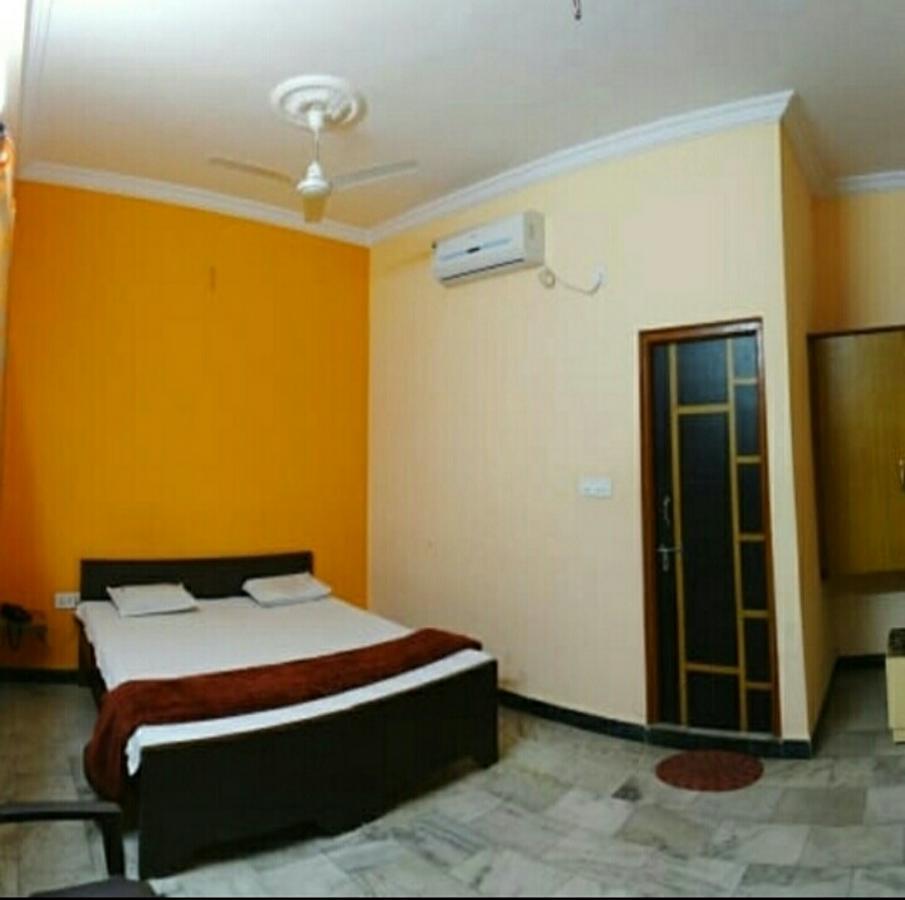 Ganga Palace Hotel Ujjain Exterior photo